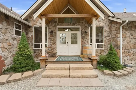 7371 Ridgeview Drive Chelan WA 98816