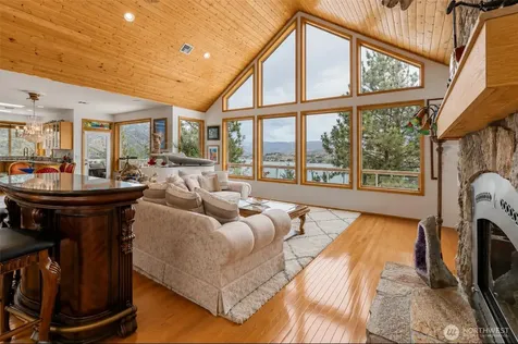 7371 Ridgeview Drive Chelan WA 98816