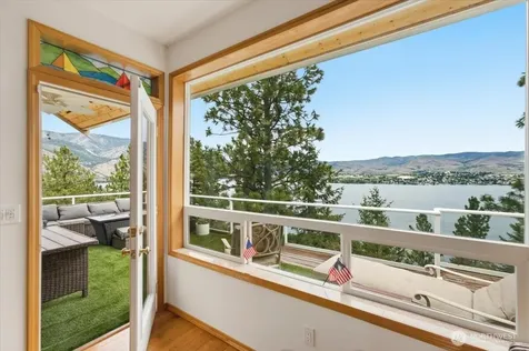 7371 Ridgeview Drive Chelan WA 98816