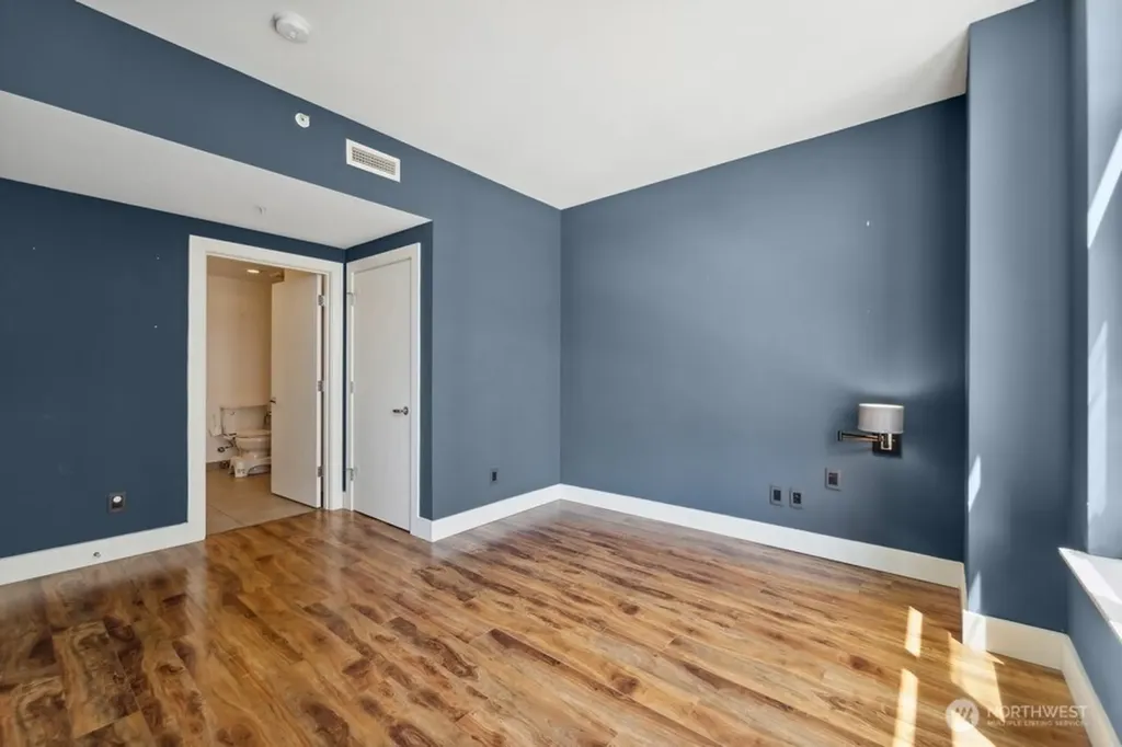 2911 2nd Avenue Seattle WA 98121