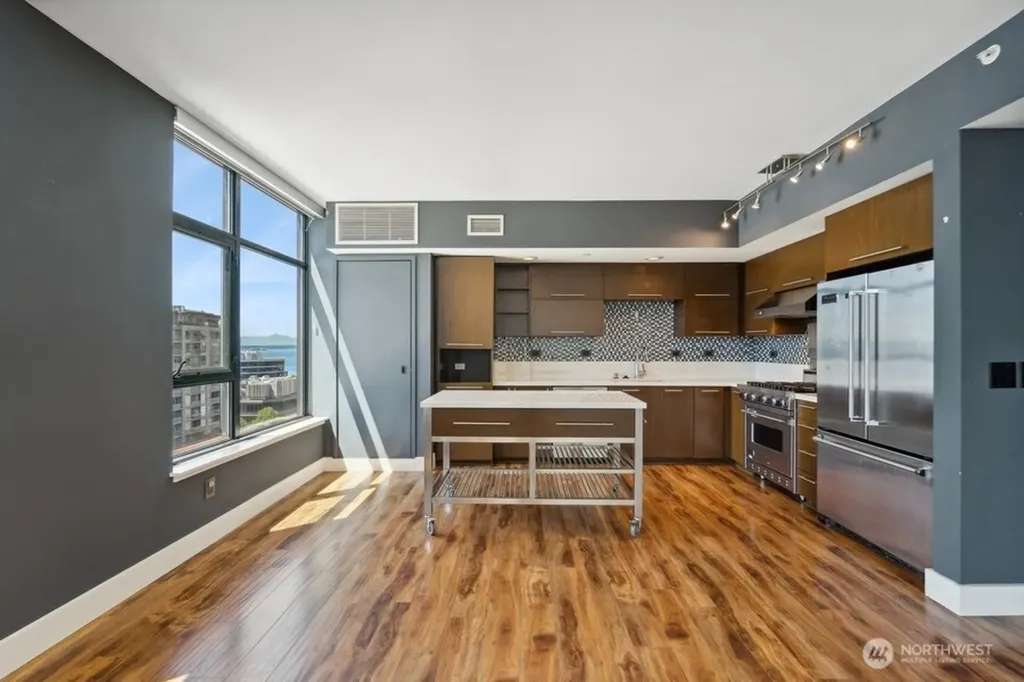 2911 2nd Avenue Seattle WA 98121