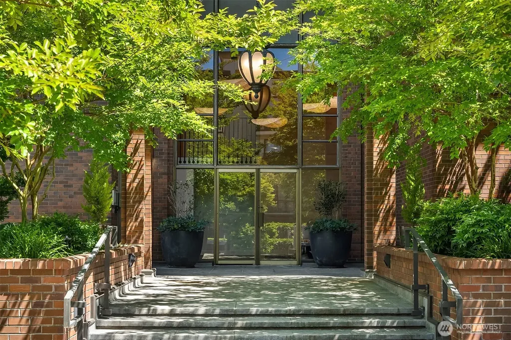 2330 43rd Avenue E Seattle WA 98112