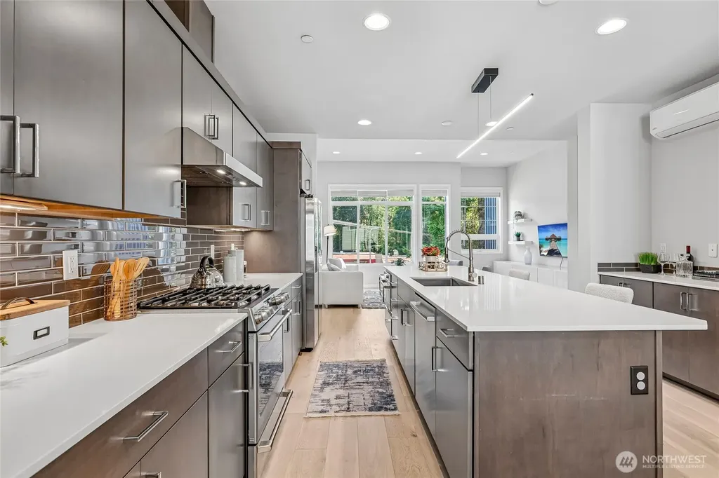 12120 76th Way NE Kirkland WA 98034