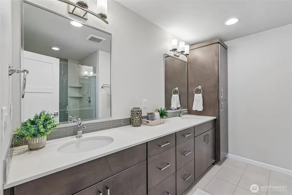 12120 76th Way NE Kirkland WA 98034