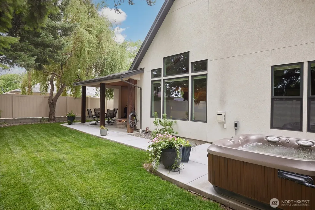 865 NE Makiah Court College Place WA 99324