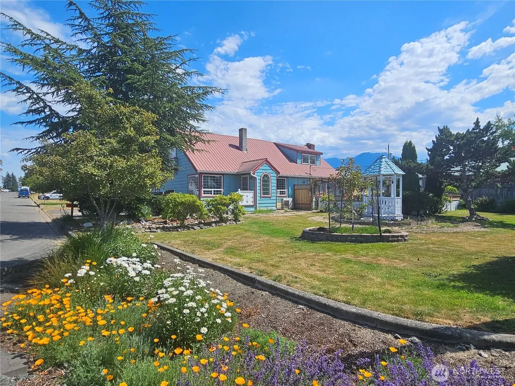 607 S H Street Port Angeles WA 98363