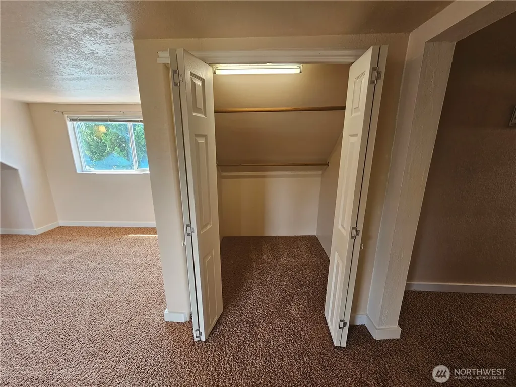 607 S H Street Port Angeles WA 98363