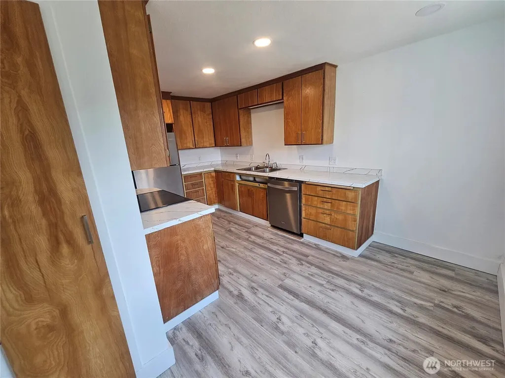 607 S H Street Port Angeles WA 98363
