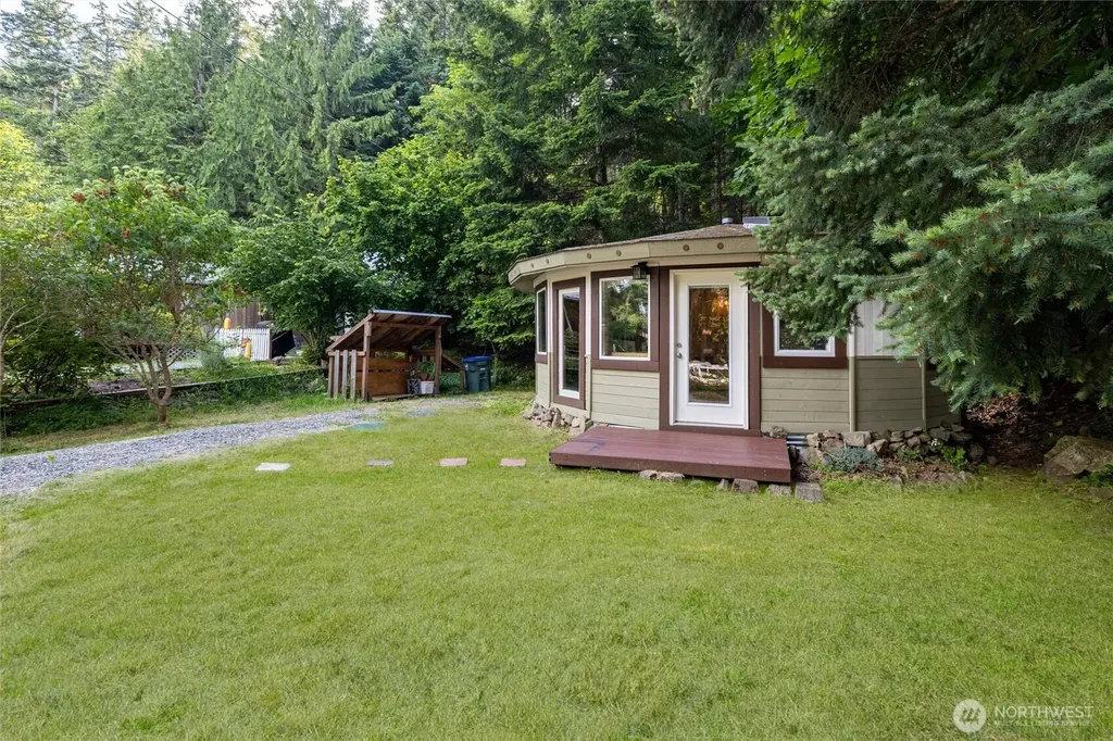 1217 Jamison Street Lummi Island WA 98262