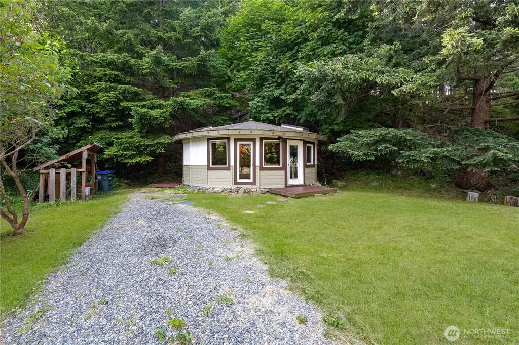 1217 Jamison Street Lummi Island WA 98262