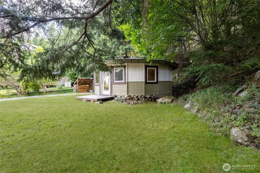 1217 Jamison Street Lummi Island WA 98262