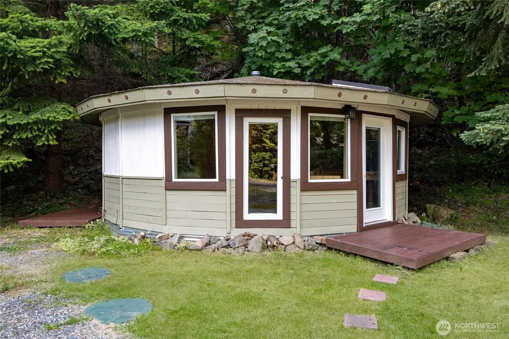 1217 Jamison Street Lummi Island WA 98262