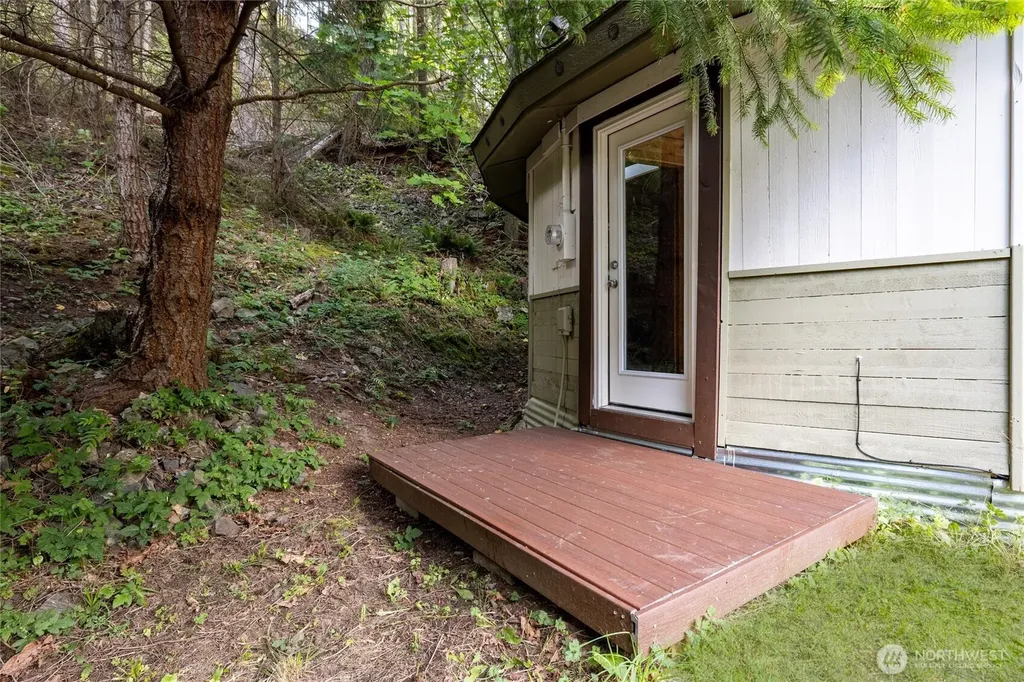 1217 Jamison Street Lummi Island WA 98262