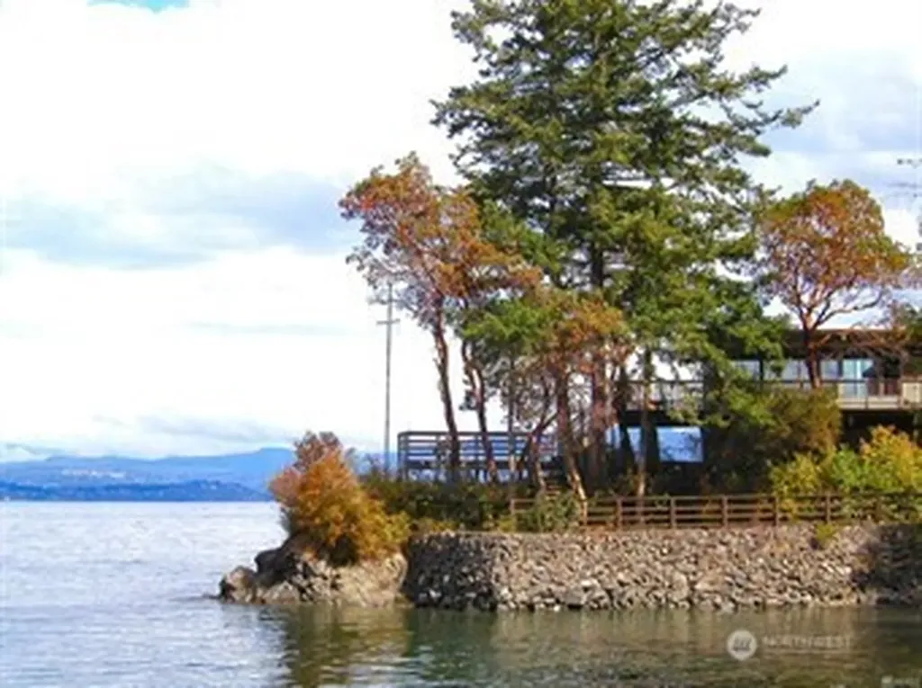 1217 Jamison Street Lummi Island WA 98262