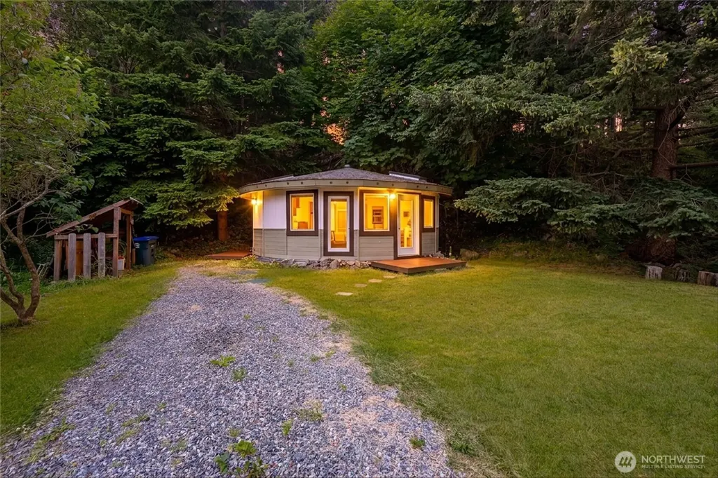 1217 Jamison Street Lummi Island WA 98262