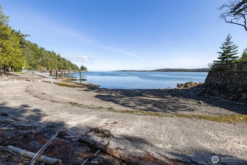 1217 Jamison Street Lummi Island WA 98262