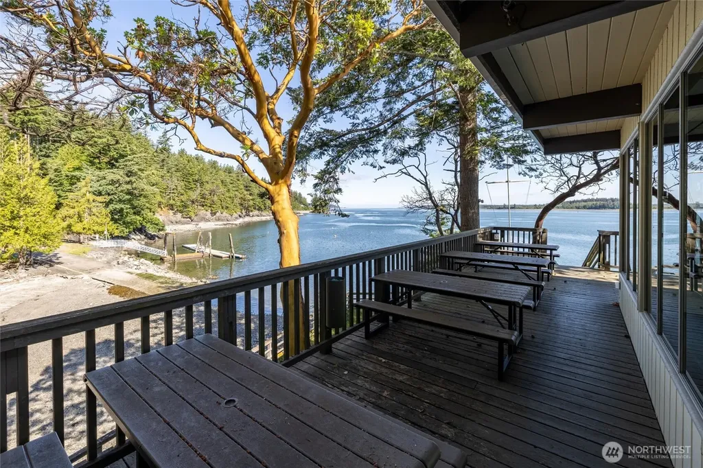 1217 Jamison Street Lummi Island WA 98262