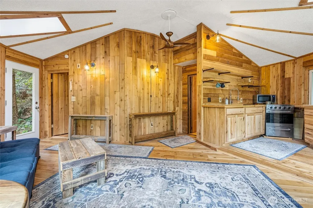 1217 Jamison Street Lummi Island WA 98262