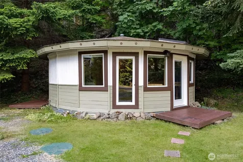 1217 Jamison Street Lummi Island WA 98262