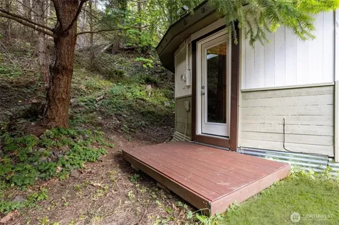 1217 Jamison Street Lummi Island WA 98262