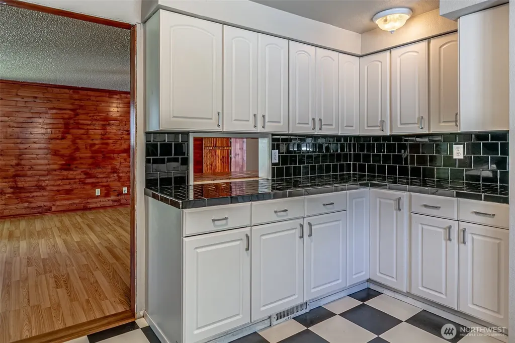 2524 70th Avenue SW Tumwater WA 98512