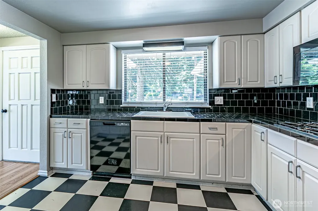 2524 70th Avenue SW Tumwater WA 98512