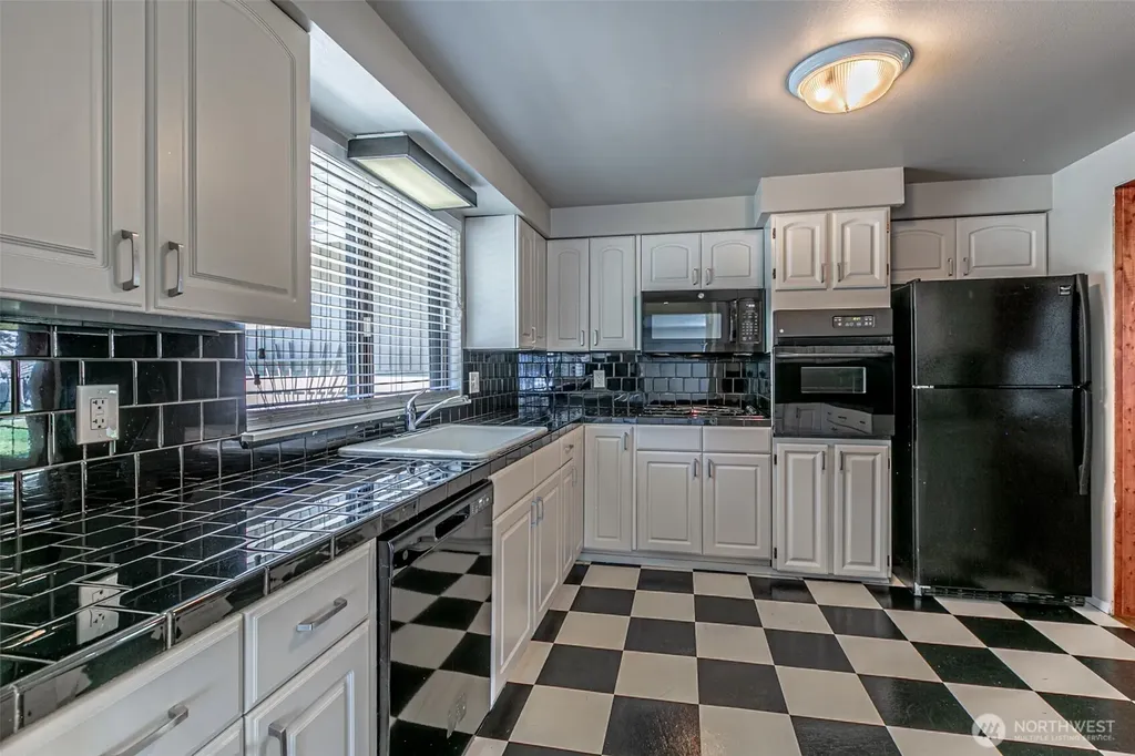 2524 70th Avenue SW Tumwater WA 98512