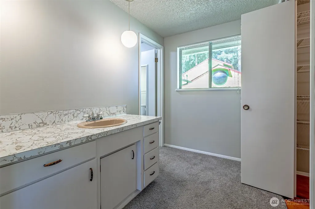 2524 70th Avenue SW Tumwater WA 98512