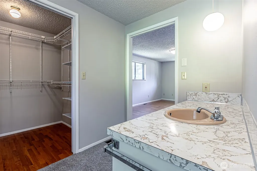 2524 70th Avenue SW Tumwater WA 98512