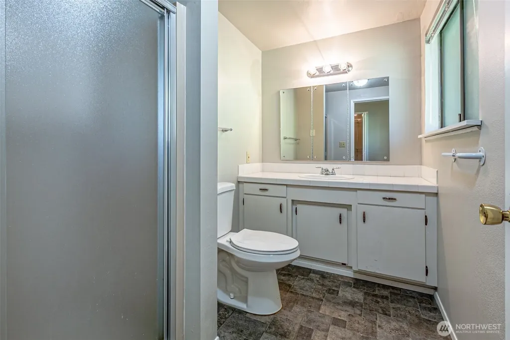 2524 70th Avenue SW Tumwater WA 98512