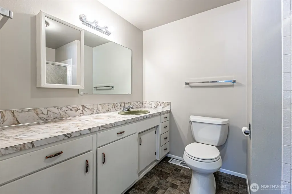 2524 70th Avenue SW Tumwater WA 98512