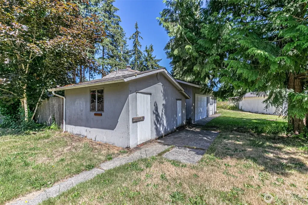 2524 70th Avenue SW Tumwater WA 98512