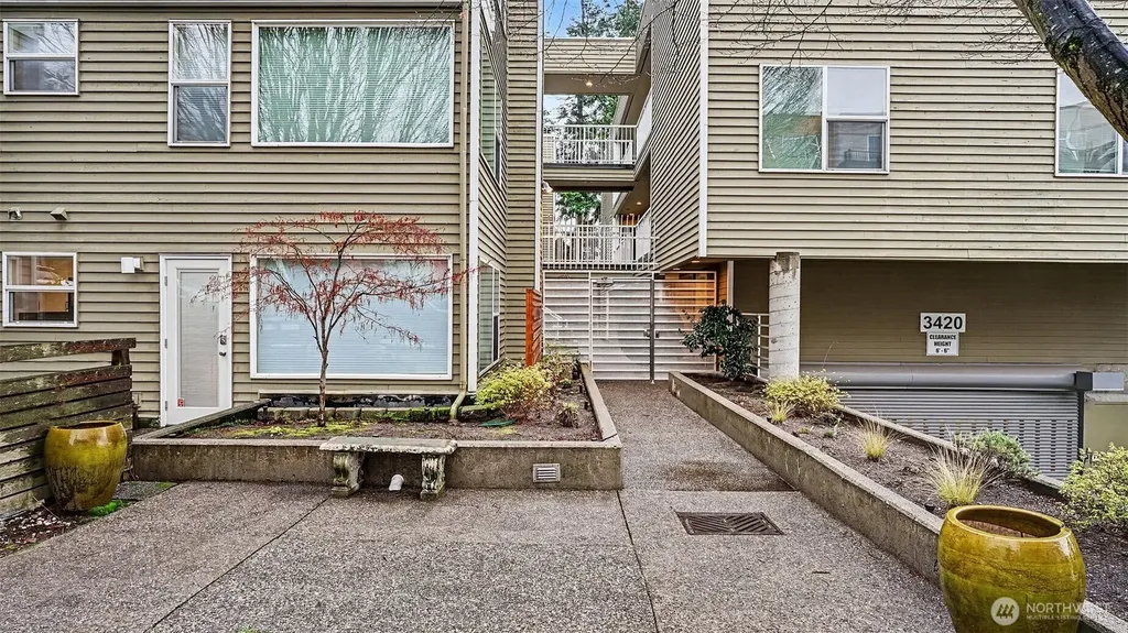 3420 Burke N Seattle WA 98103