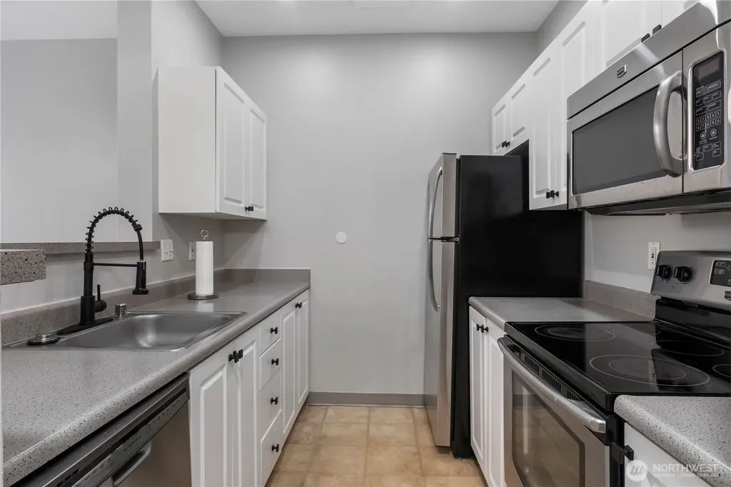 2415 2nd Avenue Seattle WA 98121