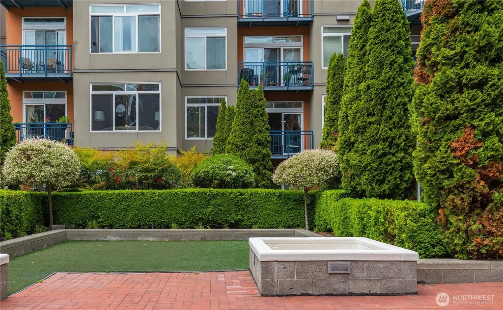 2415 2nd Avenue Seattle WA 98121