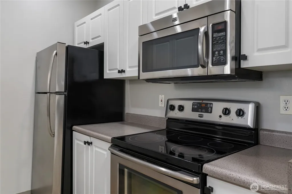 2415 2nd Avenue Seattle WA 98121