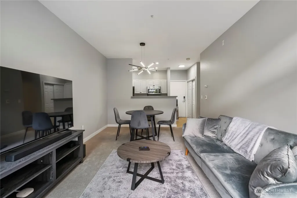 2415 2nd Avenue Seattle WA 98121