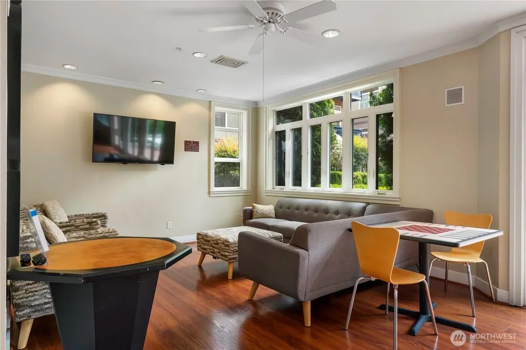 2415 2nd Avenue Seattle WA 98121