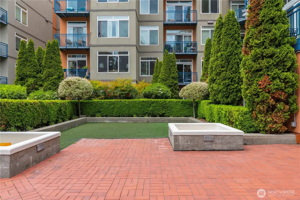 2415 2nd Avenue Seattle WA 98121
