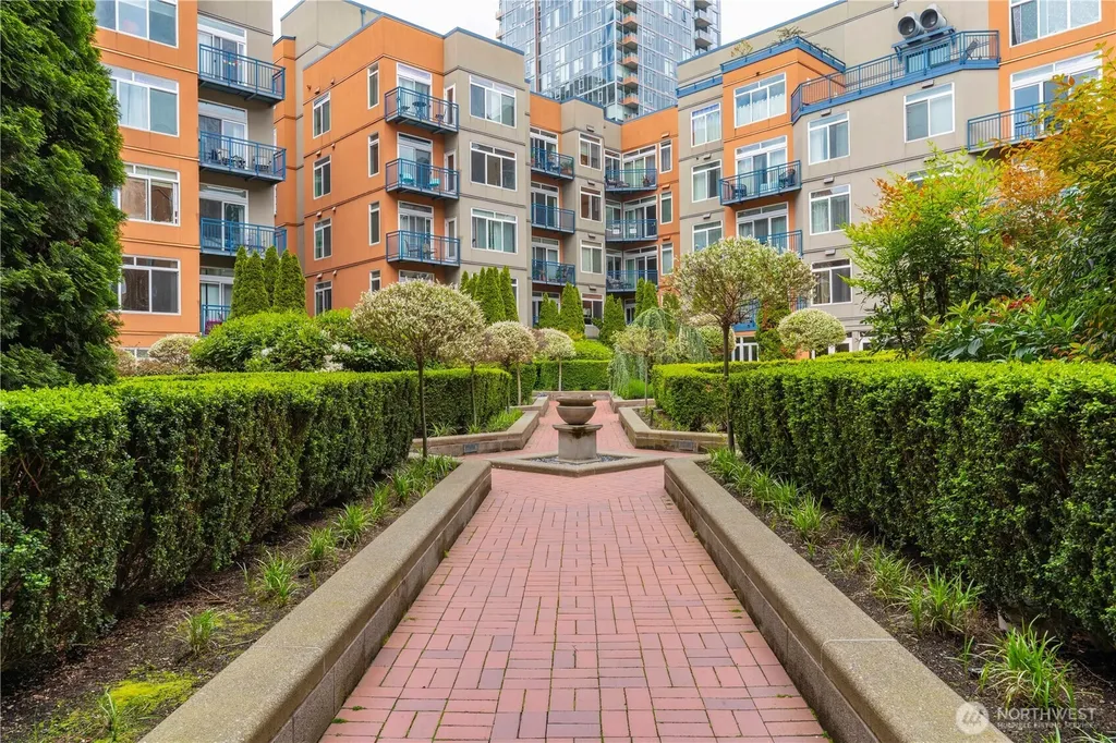 2415 2nd Avenue Seattle WA 98121
