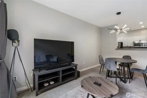2415 2nd Avenue Seattle WA 98121