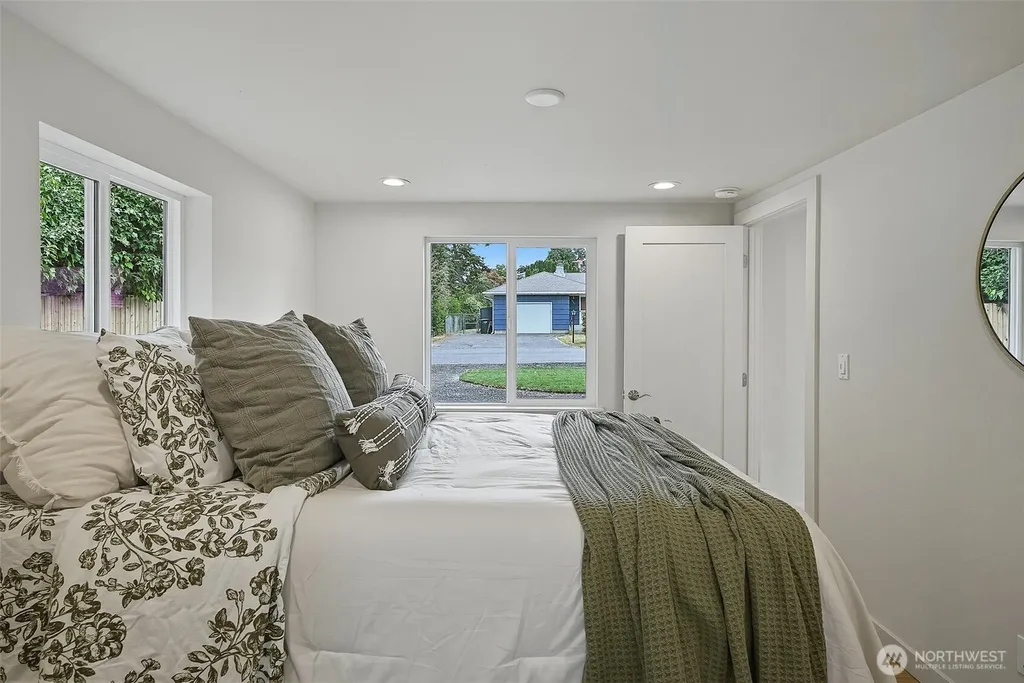 3122 Oas Drive W University Place WA 98466
