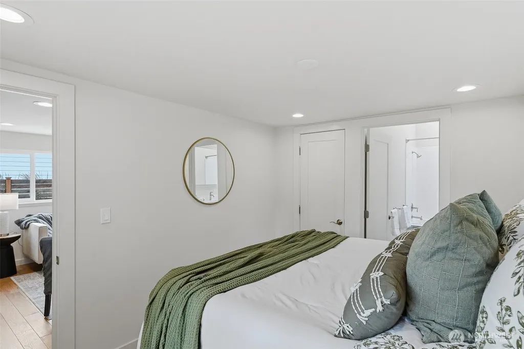 3122 Oas Drive W University Place WA 98466