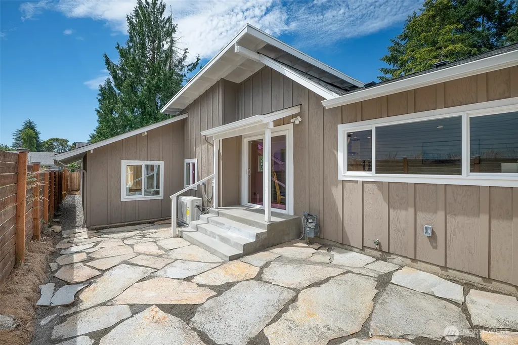 3122 Oas Drive W University Place WA 98466