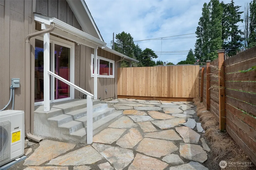 3122 Oas Drive W University Place WA 98466