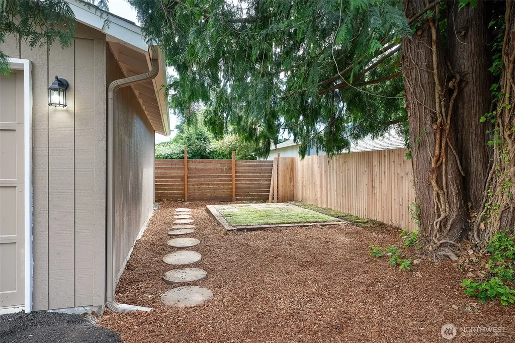 3122 Oas Drive W University Place WA 98466