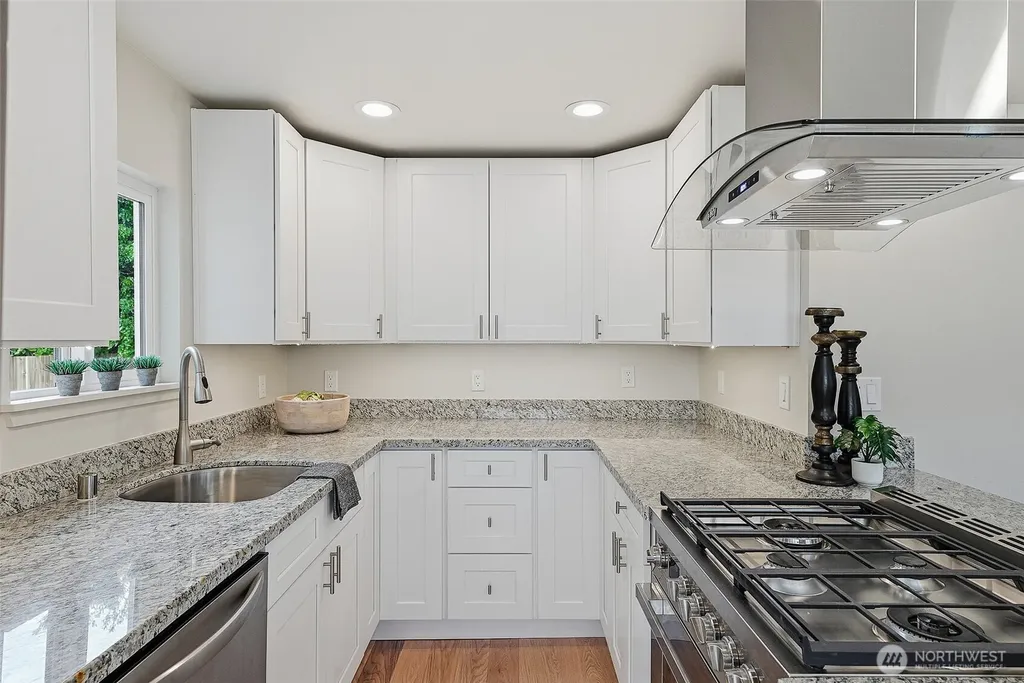 3122 Oas Drive W University Place WA 98466