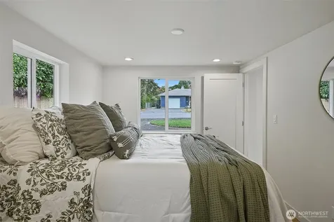 3122 Oas Drive W University Place WA 98466