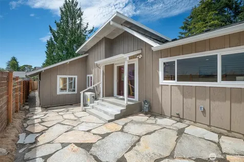 3122 Oas Drive W University Place WA 98466