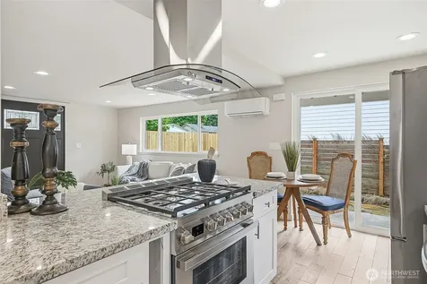 3122 Oas Drive W University Place WA 98466